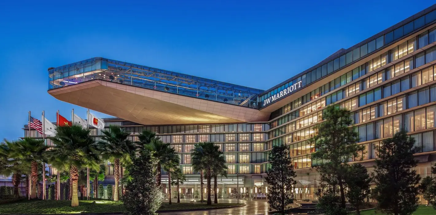JW Marriott Hotel Hanoi – Biểu Tượng Đẳng Cấp Giữa Lòng Thủ Đô